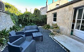 L'Authentique - Situe En Face Des Thermes Et Tout Proche Du Coeur De Ville